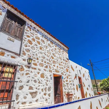 Rentaliday Casa Saro Farm stay